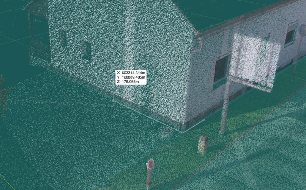 Building lines traced from a 3D point cloud using 3Dsurvey
